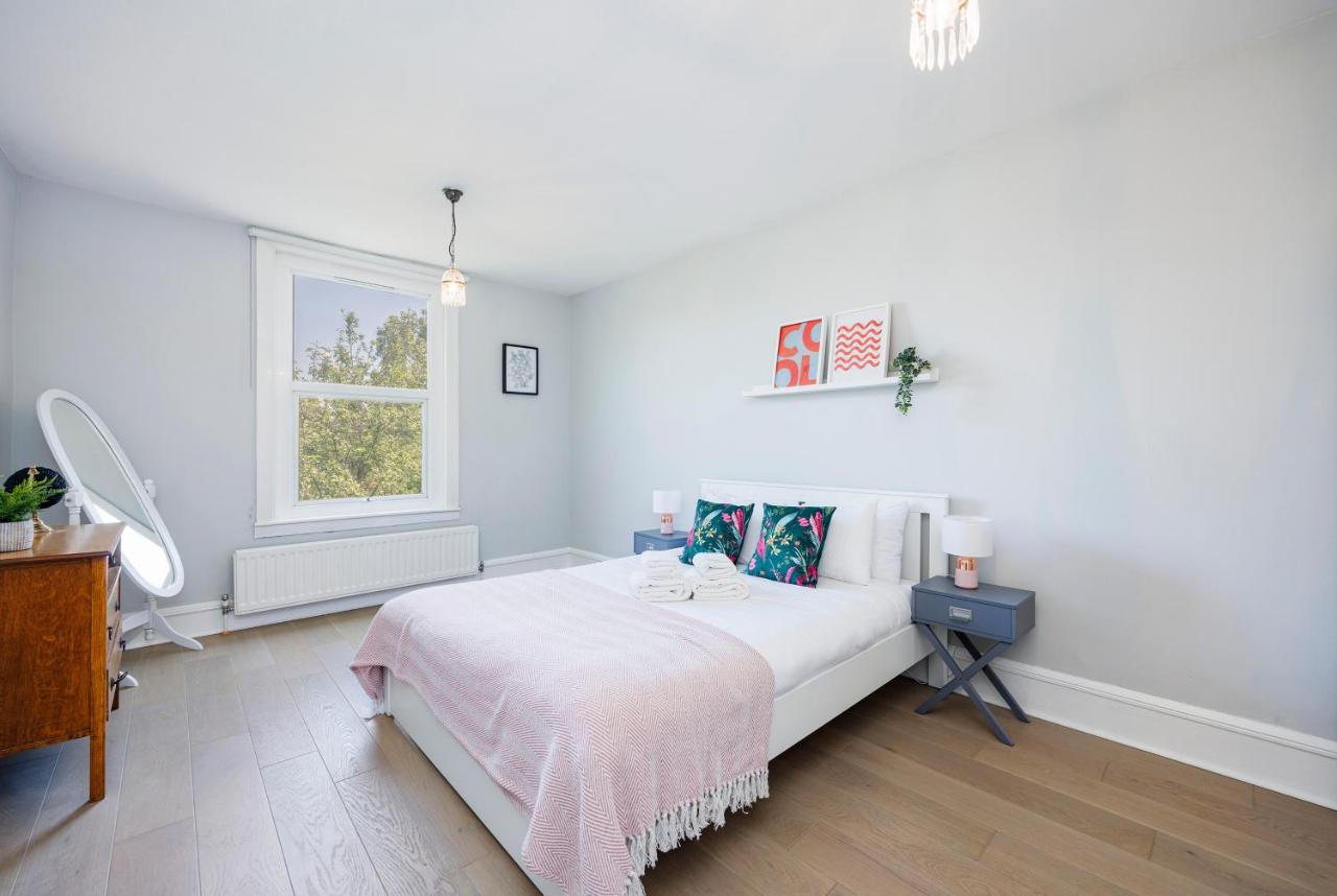 Welcomestay Colliers Wood Two Bed Apartment - Home Away From Home لندن المظهر الخارجي الصورة