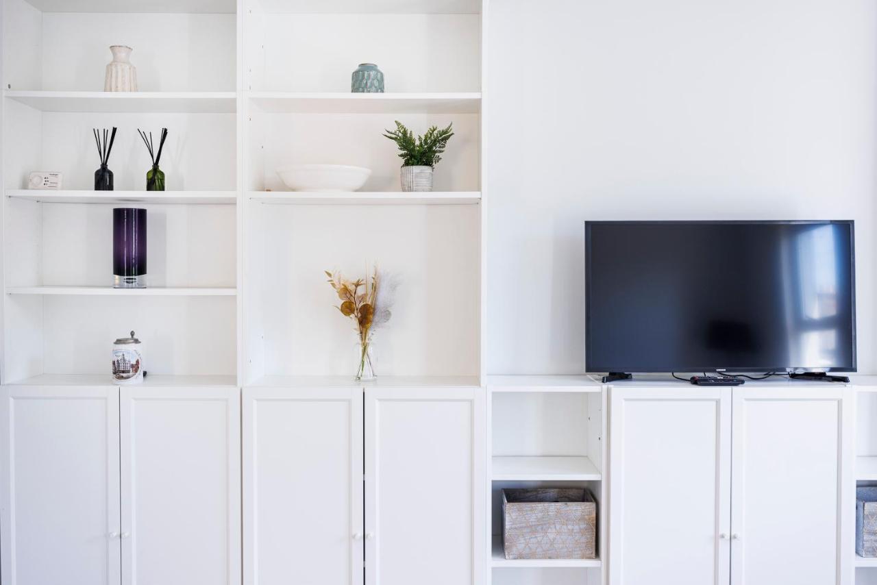 Welcomestay Colliers Wood Two Bed Apartment - Home Away From Home لندن المظهر الخارجي الصورة