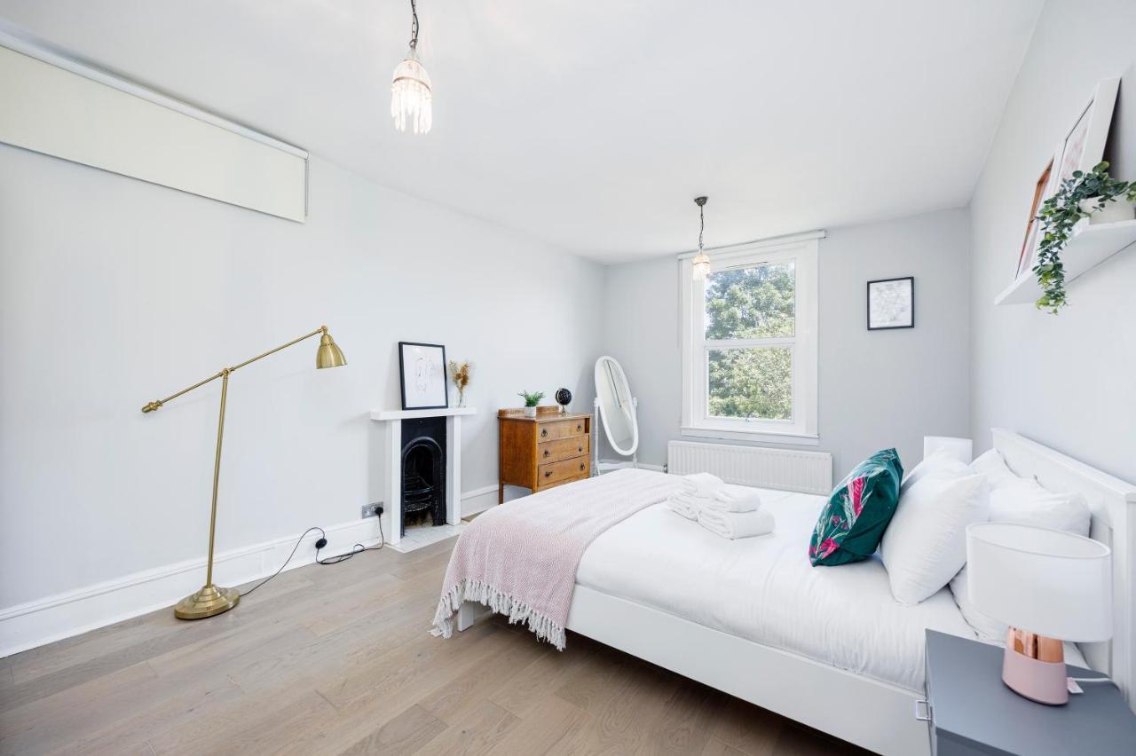 Welcomestay Colliers Wood Two Bed Apartment - Home Away From Home لندن المظهر الخارجي الصورة
