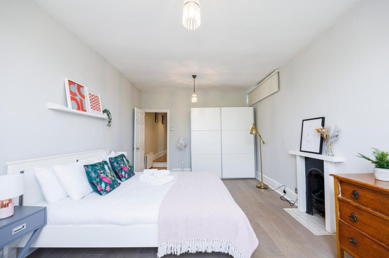Welcomestay Colliers Wood Two Bed Apartment - Home Away From Home لندن المظهر الخارجي الصورة
