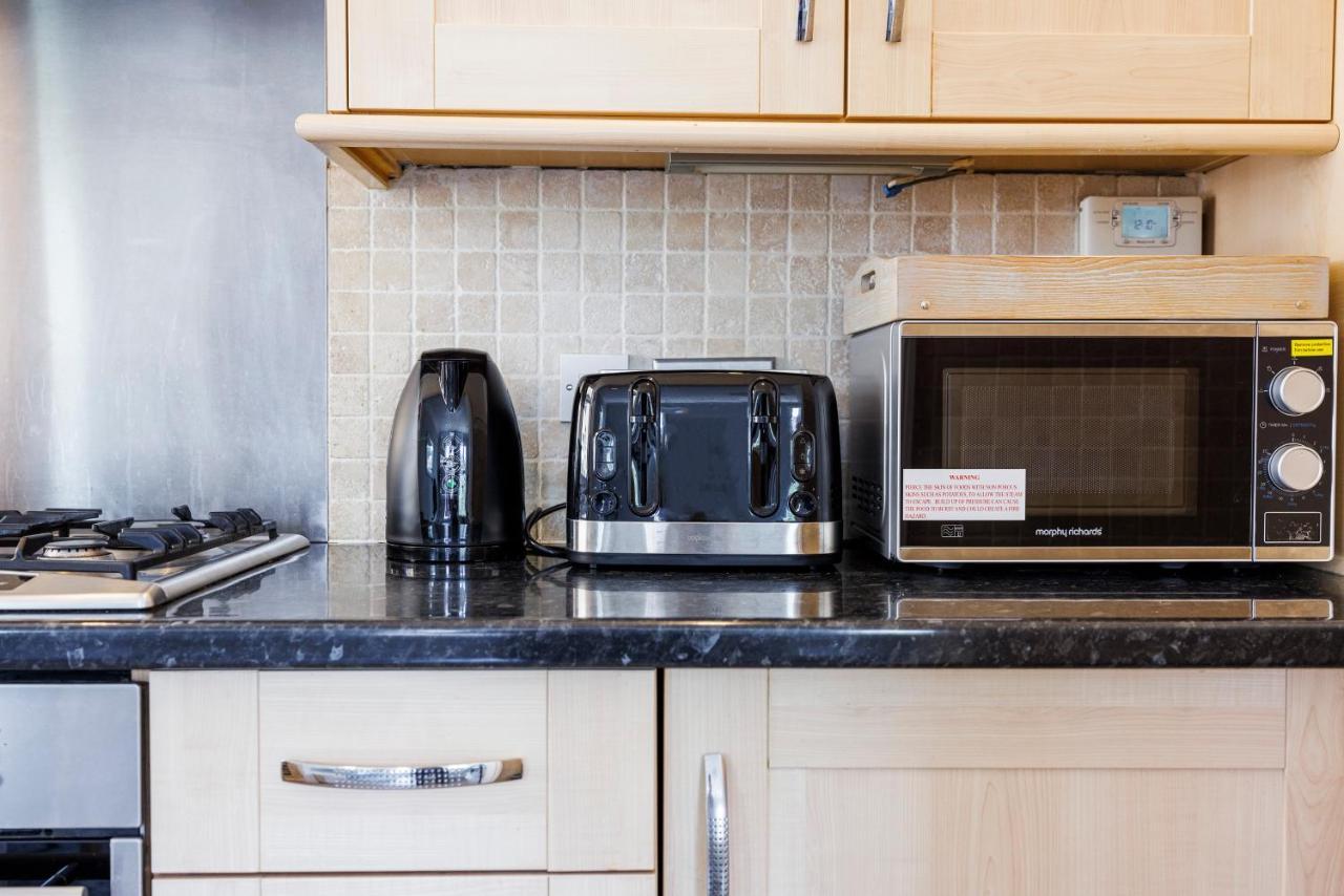 Welcomestay Colliers Wood Two Bed Apartment - Home Away From Home لندن المظهر الخارجي الصورة